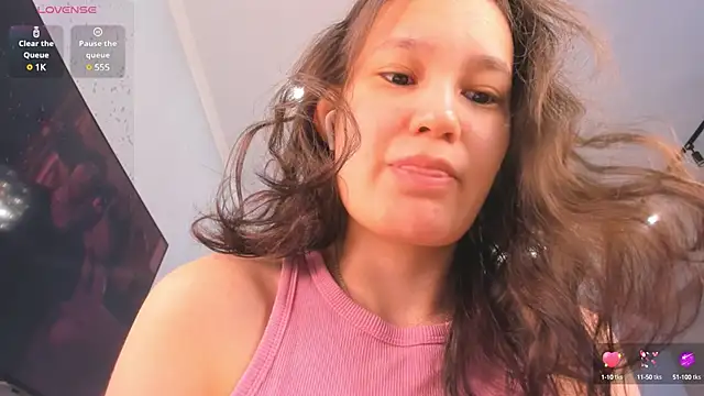 Snapshot of miss_shine chatting on February 14, 4:04 am miss shine online show from February 14, 4:04 am