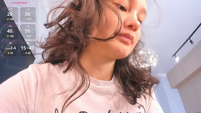 Snapshot of miss_shine chatting on February 27, 5:34 am miss shine online show from February 27, 5:34 am