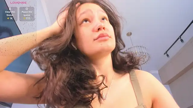 Snapshot of miss_shine chatting on March 22, 4:03 am miss shine online show from March 22, 4:03 am