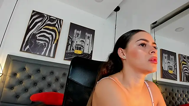 Snapshot of alicee_cooper chatting on February 22, 12:40 pm alicee cooper online show from February 22, 12:40 pm