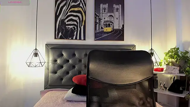 Snapshot of alicee_cooper chatting on March 7, 8:33 pm alicee cooper online show from March 7, 8:33 pm