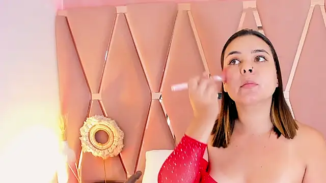 madyjames online show from January 7, 12:29 pm