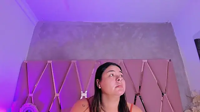 madyjames online show from January 17, 12:43 pm