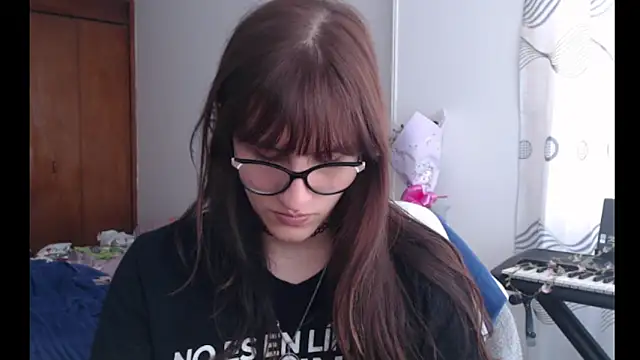 Snapshot of Alice_love29 chatting on June 11, 4:38 pm Alice love29 online show from June 11, 4:38 pm