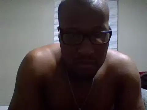 Snapshot of littbbc chatting on December 10, 4:02 am littbbc online show from December 10, 4:02 am