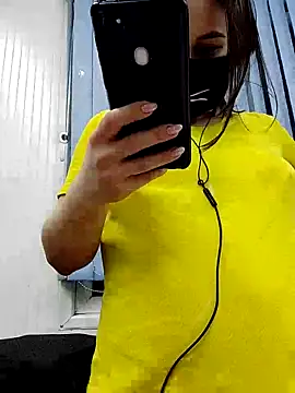 Snapshot of MikaKors chatting on March 11, 3:23 pm MikaKors online show from March 11, 3:23 pm