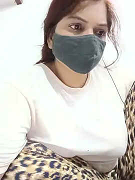 illay love online show from June 2, 7:05 pm