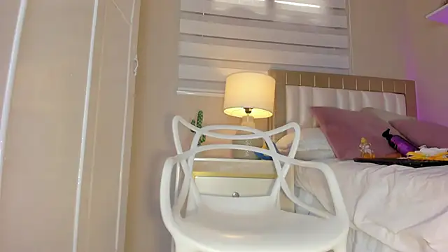 zoe sky  online show from January 14, 2:43 pm