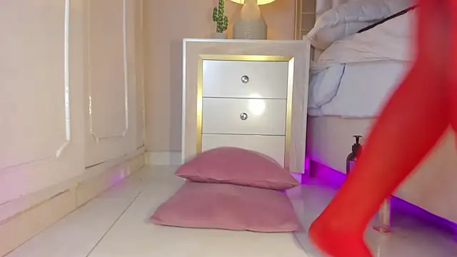 zoe sky  online show from January 25, 2:36 pm