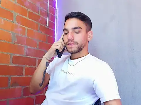 Leandro valenzuela online show from October 2, 6:04 pm