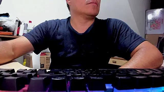 Jhonatan Morales S online show from October 18, 4:15 am