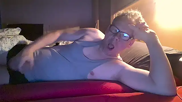 kinkyslet8 online show from November 30, 8:40 am