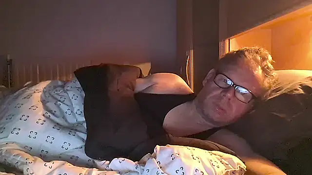 Snapshot of kinkyslet8 chatting on March 21, 5:34 am kinkyslet8 online show from March 21, 5:34 am