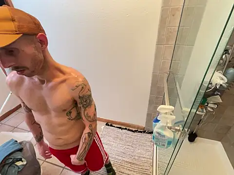 Snapshot of RuffClvb chatting on February 10, 1:46 am RuffClvb online show from February 10, 1:46 am