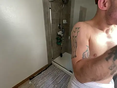 Snapshot of RuffClvb chatting on February 12, 7:02 pm RuffClvb online show from February 12, 7:02 pm