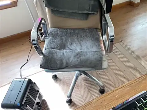 Snapshot of RuffClvb chatting on November 4, 6:18 pm RuffClvb online show from November 4, 6:18 pm