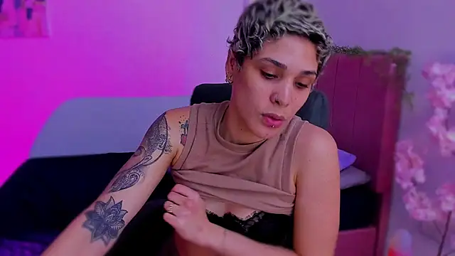 Charlee pink online show from December 3, 3:58 am