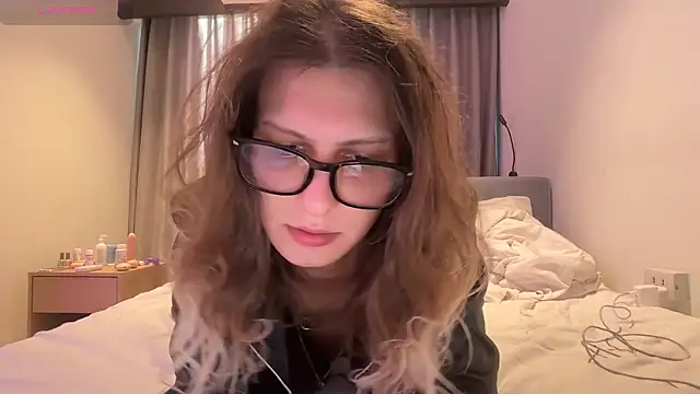 Alice Pinkhead online show from April 2, 9:29 am