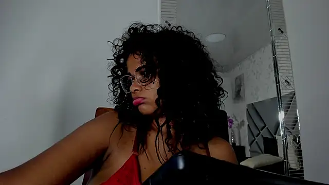 moon HoneyX online show from February 4, 7:00 pm