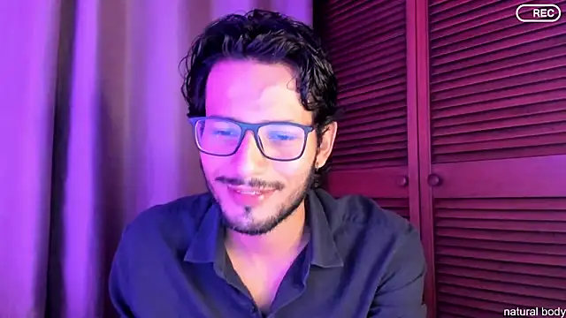 Nicholasrodrii online show from October 7, 10:51 pm