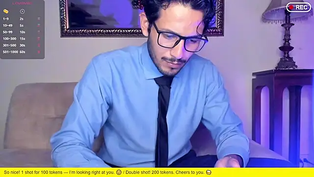 Nicholasrodrii online show from December 2, 11:00 pm