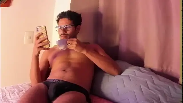 Nicholasrodrii online show from March 3, 10:37 pm