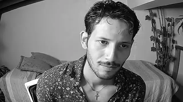Nicholasrodrii online show from June 24, 10:42 pm