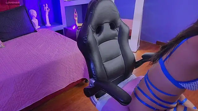 amy fox2 online show from April 14, 1:28 pm