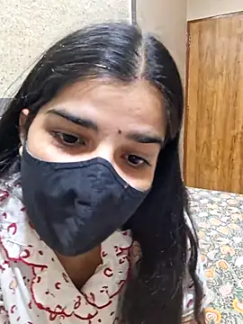 Snapshot of aaliya_bhattt chatting on July 13, 1:03 pm aaliya bhattt online show from July 13, 1:03 pm