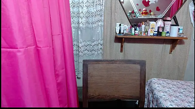 Lunawillis online show from January 8, 7:05 pm