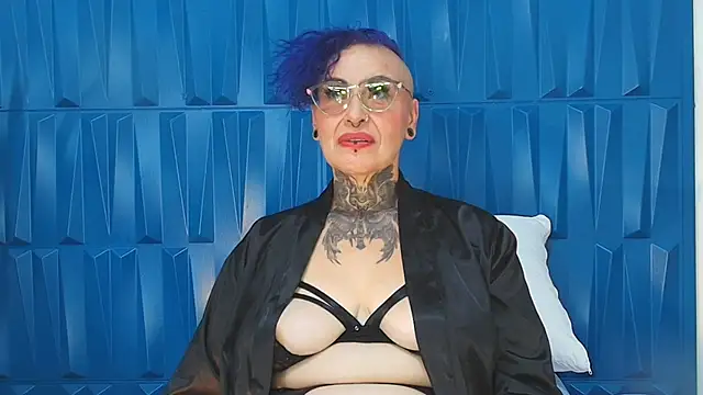 SandyyRose online show from February 7, 10:30 pm