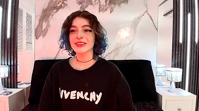 Snapshot of EvaHalsey chatting on October 21, 7:36 pm EvaHalsey online show from October 21, 7:36 pm