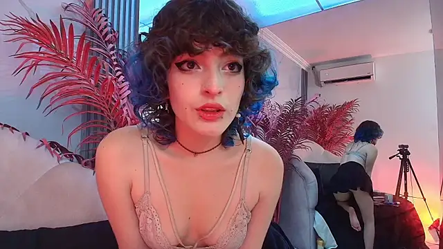 Snapshot of EvaHalsey chatting on November 5, 7:36 pm EvaHalsey online show from November 5, 7:36 pm