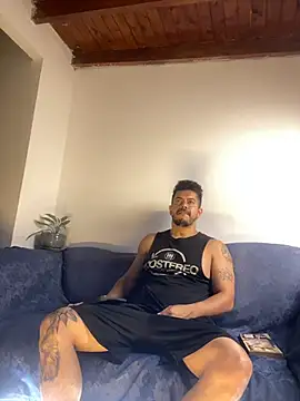 Snapshot of AndresSmith__ chatting on February 5, 8:08 am AndresSmith online show from February 5, 8:08 am