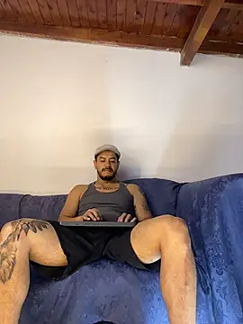 Snapshot of AndresSmith__ chatting on February 16, 8:32 am AndresSmith online show from February 16, 8:32 am