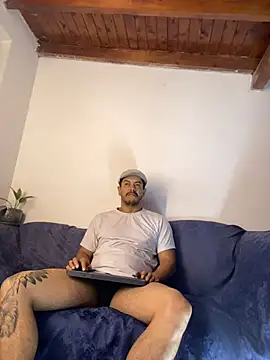 Snapshot of AndresSmith__ chatting on February 19, 7:48 am AndresSmith online show from February 19, 7:48 am