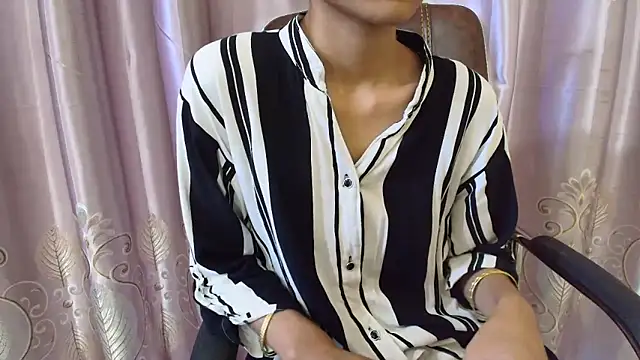 Snapshot of Srabontii chatting on October 22, 10:37 am Srabontii online show from October 22, 10:37 am