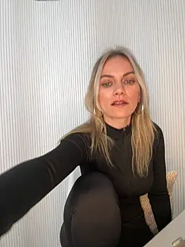 Snapshot of Milla__one chatting on February 4, 12:33 pm Milla one online show from February 4, 12:33 pm