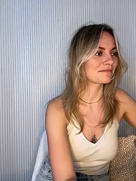 Snapshot of Milla__one chatting on February 26, 1:21 pm Milla one online show from February 26, 1:21 pm