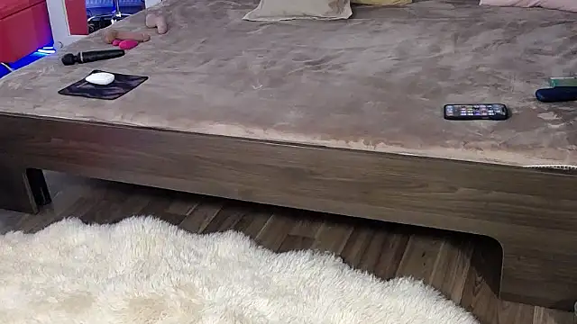 Denny Brenda online show from November 3, 8:04 am