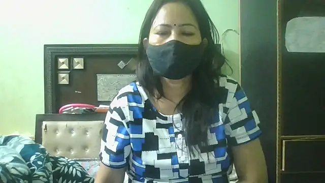 Snapshot of couplesuni chatting on April 21, 2:26 am couplesuni online show from April 21, 2:26 am