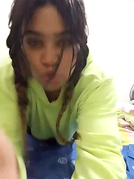 ambarlennoix online show from December 31, 8:04 am