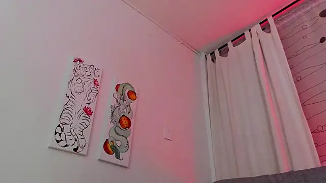 Snapshot of LukaCastillo chatting on February 19, 7:17 am LukaCastillo online show from February 19, 7:17 am