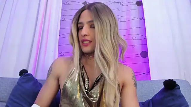 Snapshot of LukaCastillo chatting on March 11, 8:09 am LukaCastillo online show from March 11, 8:09 am