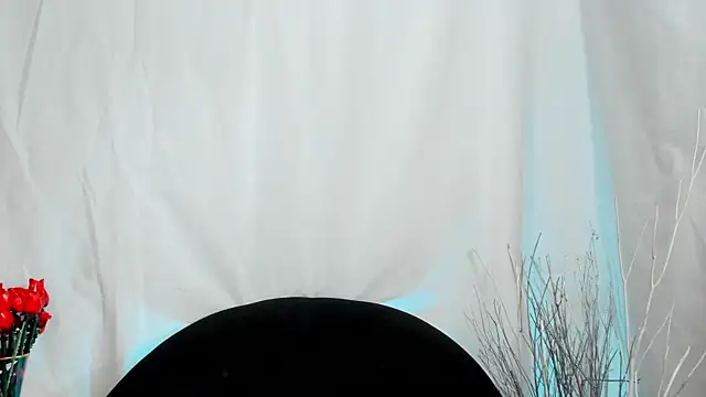 Snapshot of LukaCastillo chatting on October 31, 9:38 pm LukaCastillo online show from October 31, 9:38 pm