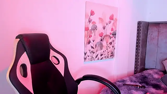 Alaia Cute online show from October 23, 3:06 am