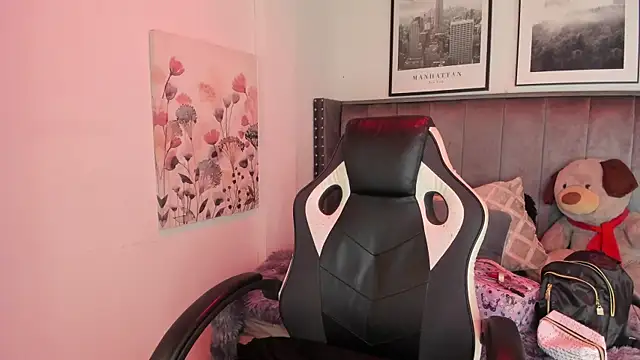 Alaia Cute online show from December 16, 2:49 am