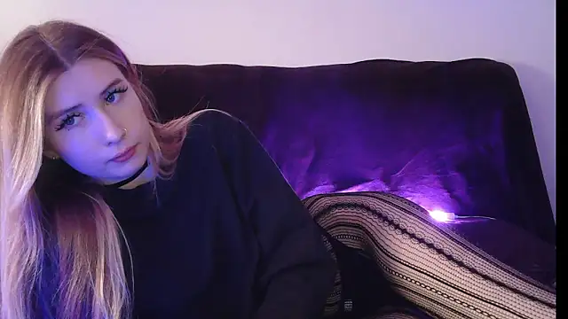 ErikaShyy online show from February 6, 10:07 am