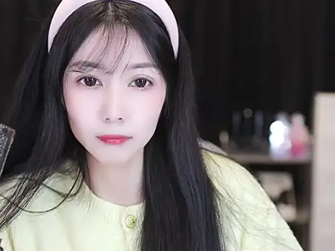 Nuyoah-77 online show from December 15, 1:26 pm