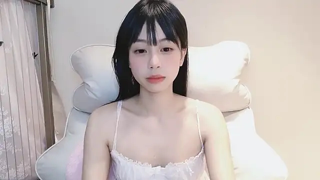 Snapshot of -Hottie chatting on January 3, 6:57 pm -Hottie online show from January 3, 6:57 pm